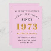 50番目の誕生日1973ピンクグレーの名前の年を追加 招待状 (正面/裏面)