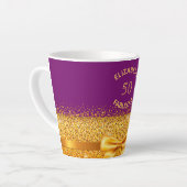 50素晴らしい紫の金ゴールド弓の名前の年齢 カフェラテマグ (左アングル)