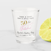 50素晴らしい50番目の誕生日ピンク金ゴールドパーティーの好意 ショットグラス (正面)