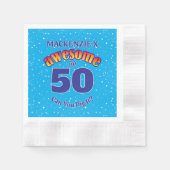 50素晴らし誕生日ライトブルー 縁ありカクテルナプキン (正面)