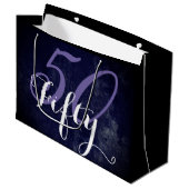 50誕生日または記念日 |紫と白 ラージペーパーバッグ (正面アングル)