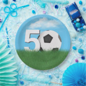 50誕生日サッカーボール、緑の草の中 ペーパープレート (パーティー)