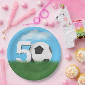 50誕生日サッカーボール、緑の草の中 ペーパープレート (パーティー)