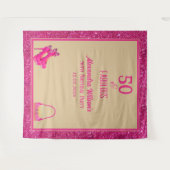 50誕生日ハイヒールピンクのキラキラのバックドロップ タペストリー (正面(横))