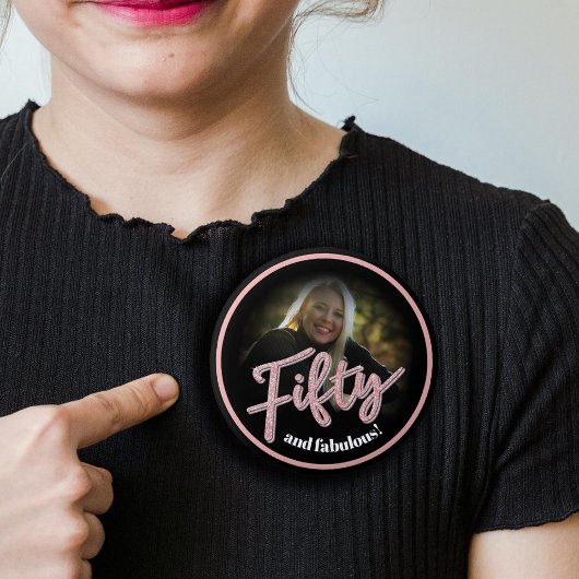 50誕生日フォトスクリプトバラピンクカスタム色 缶バッジ