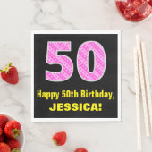 50誕生日:ピンクストライプのハートと50+名前 スタンダードランチョンナプキン (インサイチュ)