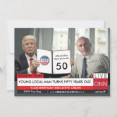 50誕生日🎙️メンズトランプおもしろいテレビニュースカード 招待状 (正面)