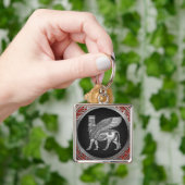 [500]アッシリア翼ブル – シルバーラマス キーホルダー (手)