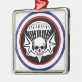 502番目のPIR メタルオーナメント (左)