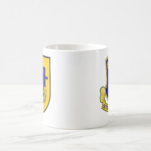 504th歩兵連隊-第1大隊の抜け目がないマグ コーヒーマグカップ (中央)