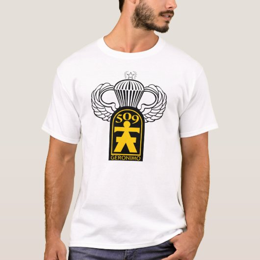 509thジャンプの翼を持つ空輸の退役軍人 tシャツ (正面)