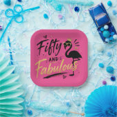 50 and fabulous pink flamingo 50th birthday ペーパープレート (パーティー)