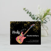 50 Rocks 50th Birthday Partyピンクブラック金ゴールド 箔招待状ポストカード (立ち正面)