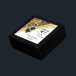 50thゴールデングリッター記念日 ギフトボックス<br><div class="desc">50th黄金グリッター記念日デザイン記念ギフトボックスをパーソナライズする準備ができている。このデザインは、誕生日、結婚婚約、卒業、退職などの他のイベントや大事な行事に適している。単に文字を変えるだけで😊この製品は100%カスタマイズ可能。グラフィックや文字の追加、削除、移動、サイズ変更、変更のまわりに、回転など… ✔(「編集デザイン」領域の単クリック位) ⭐99%の私のデザインはレイヤーで行われる。これにより、グラフィックと文字のサイズ変更と移動が簡単され、各のまわりに製品に完全にフィットするようになります。📌 (ご注文の前に必要なグラフィックのサイズ変更や移動を必ず行もしう)また、他のZazzle製品で「デザインの転送」ができ、Zazzleのアイテムのほとんどに合わせてデザインを調整できる。(以下の転送領域を参照)このデザインは、プロフェッショナルプリント用の高解像度ベクトルおよび/またはデジタルグラフィックスで作成される。📌注意: (これはプリント。全てのZazzle製品デザインは、このページの横にある「About This Product」に別段の記載がない限り「プリント」であ離れる)デザインは、画面や製品に表示されているとおりに「EXACTLY」印刷される。したがって、グラフィックや文字のサイズ変更を行う際に、それが正しい領域に収まり、あなたのスペルや表現がサイズ、色、フォントのそれがどのように好きであるかを確認してください。"デザインのみもし"に関するご質問がある連絡か、必要な救済は✉ siggyscott@comcast.netまでお電話ください。または私のストアのリンクをご覧ください。 https://www.zazzle.com/store/designsbydonnasiggy (コピーアンドペースト)私は喜んで幸せになります。📌その他の質問(送料、返金、印刷、製品など)はZazzleまたはMaker連絡DIRECTLY⭐お願い⭐。私の店のサポートとストップを感謝する – DesignsbyDonnaSiggy.©ドナ・シーグリスト⭐⭐⭐ ZAZZLEは100%の満足を約束する。絶対もしに好きじゃないザズルが取り戻す!⭐⭐⭐ 1-888-8ZAZZLE (1-888-892-9953)電話番号:月~金:午前9時~午後5時(午後12時~午後8時)</div>