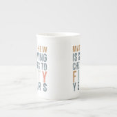 50th誕生日パーティーのアクセサリーまたはギフト ボーンチャイナマグカップ (正面)