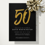 50th誕生日パーティーフェイク金ゴールドグリッターブラック 招待状<br><div class="desc">50歳祝の誕生日を迎え、50歳の誕生日を迎え、50歳の大きな金ゴールドグリッター効果をフェイク実現。この誕生日パーティーの招待状は、Lea Delaverisデザインによる50バースデーパーティ招待状、パーティー供給と装飾のコレクションの一部である。デジタル誕生日パーティーの招待状のダウンロードとしても利用可能。</div>
