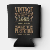 50th誕生日任意の年齢の名前ブラック金ゴールドシック 缶クーラー (裏面)