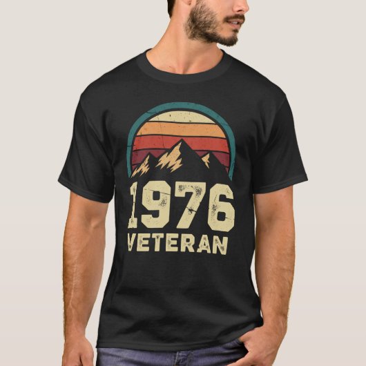 50th Birthday 1976 Retro Mountains Sunshine Vintag Tシャツ (正面)