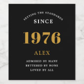 50th Birthday Name 1976 Black Gold Elegant Chic ワインラベル (シングルラベル)