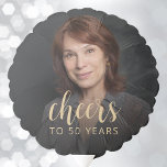 50th Birthday Partyフォト応援 バルーン<br><div class="desc">このカスタム50歳の誕生気球には、金ゴールド色の書道の台本に「応援」という言葉と共に、名誉の写真と誕生日のゲストがエレガント登場する。暗い画面が救済文字ポップ・アートのだ。5素晴らし歳祝になる人へ！</div>