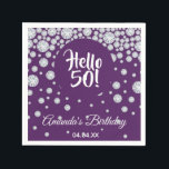 50th birthday party diamonds on purple hello 50 スタンダードカクテルナプキン<br><div class="desc">女性エレガントの50歳の誕生日パーティーのための華やかなパーティーナプキン。シックな紫色の背景。手文字の紫の色モダンの円スタイル文字：こんにちは50!ダイアモンドシャワー、装飾としての雨。名前と日付のテンプレート。</div>
