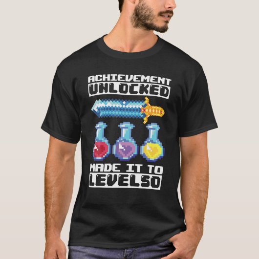 50Th Birthday Pixel Art Sword Achievement Unlocked Tシャツ (正面)