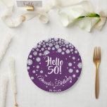 50th birthday purple diamonds hello 50 ペーパープレート<br><div class="desc">女のエレガント子のための50歳の誕生日パーティーのための魅力的で魅力的な紙プレート。シックな紫色の背景。手文字の紫の色モダンの円スタイル文字：こんにちは50!デコフェイクレーションとしてのダイヤ。名前と日付のテンプレート。</div>