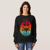 51台目の誕生日Iレトロリモートコントロールドローン(C) スウェットシャツ (正面フル)