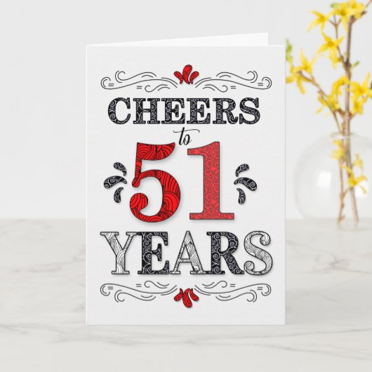 51番目の誕生日応援の赤い白の黒いパターン カード (黄色い花)