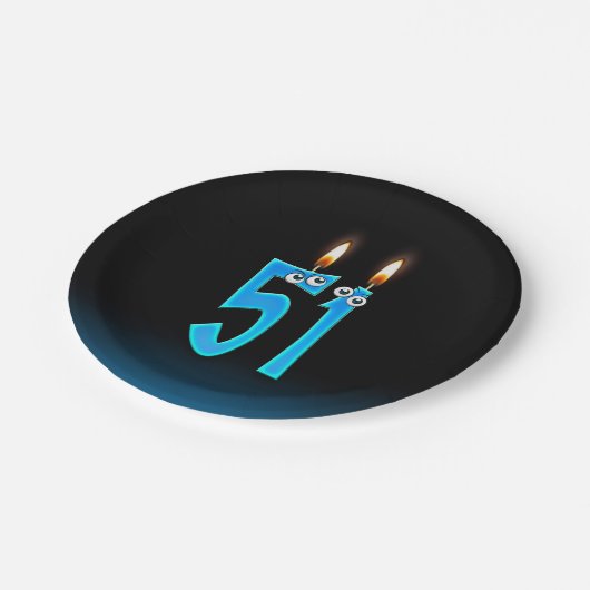 51番目の誕生日（ろうそく火の付いた数字） ペーパープレート (アングル)