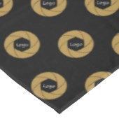 52"X70"トレードショーテーブルクロスのロゴ金ゴールドとブラック テーブルクロス (アングル)