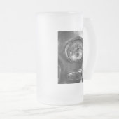 55山形ヘッドライトのグレースケール フロストグラスビールジョッキ (正面右)