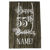 55誕生日: ファンシー, フェイク Wood Look +名前をカスタムする ミディアムペーパーバッグ (裏面)