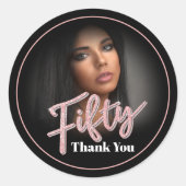 550誕生日フォトスクリプトバラピンクの好意 ラウンドシール (正面)