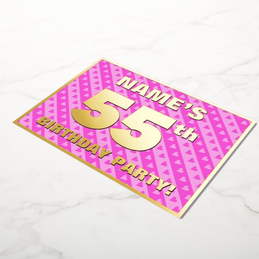 55th Birthday Party —おもしろいピンクのハートとストライプ 箔招待状 (回転した状態)