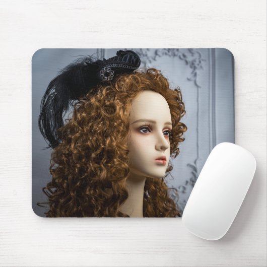 5647-Mannequin-Revolution War Lady with Hat マウスパッド (マウス)