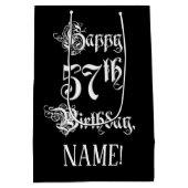 57番目の誕生日: ファンシー、スクリプエレガントト+名前をカスタムする ミディアムペーパーバッグ (裏面)