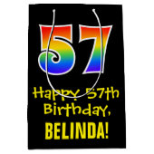 57誕生日:おもしろい、はっきりした、カラフルレインボー「57」 ミディアムペーパーバッグ (正面)