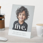 5 - 5番目の誕生日フォトウェルカムサイン 台座サイン (インサイチュ)