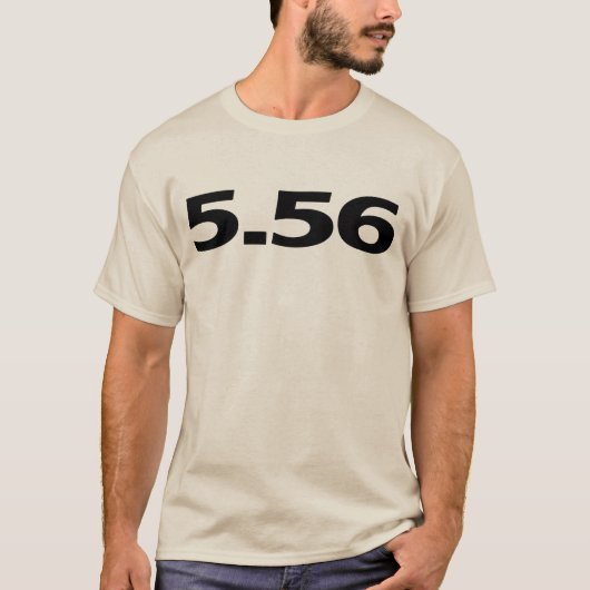 5.56 AR15銃 Tシャツ (正面)