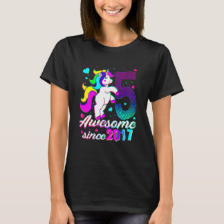 5 Awesome Since 2017 5th Birthday Unicorn Girl Tシャツ