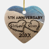 5th、任意の記念日2つのハートの砂のオーナメント セラミックオーナメント (裏面)