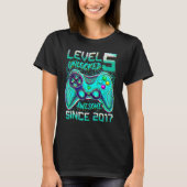5th Birthday  For Boys Level 5 Unlocked Awesome 20 Tシャツ (正面)