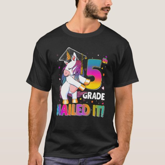 5th Grade Funny Unicorn Graduate Happy Last Day Of Tシャツ (正面)