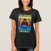 5th Grade Level Complete  Graduation Video Gamer Tシャツ (正面)