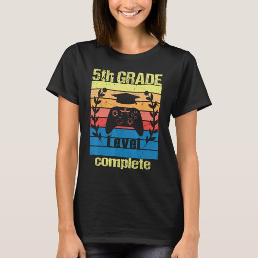 5th Grade level complete Retro Graduation Video Ga Tシャツ (正面)