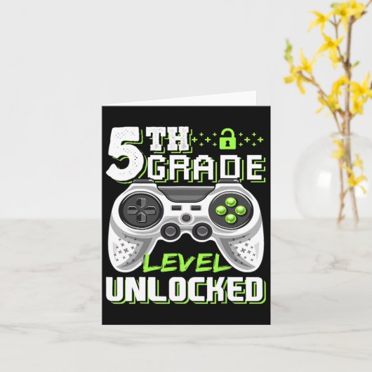 5th Grade Level Unlocked Video Game Back To School カード (黄色い花)