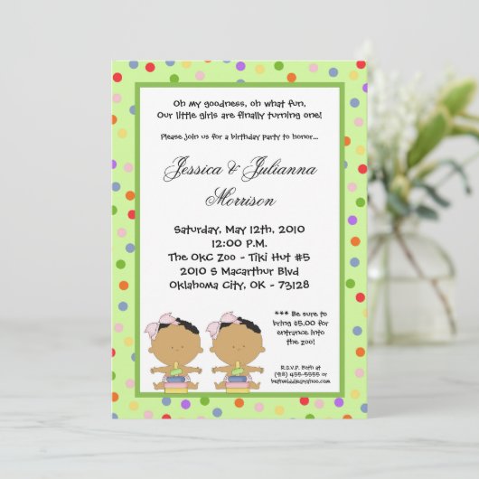 5x7アフリカ系アメリカ人の対の誕生日の部品の招待状 招待状 (スタンド正面)