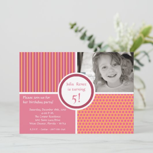 5x7ピンクオレンジのフォトバースデーパーティの招待 招待状 (スタンド正面)