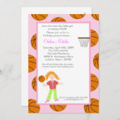 5x7女の子はバスケットの球のベビーシャワーの招待状を遊ばします セーブザデート (正面/裏面)